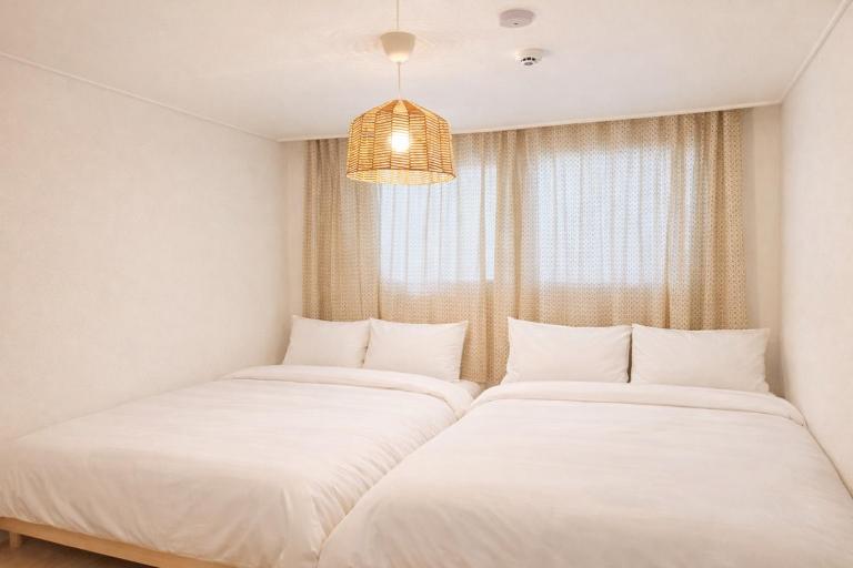 CREAM CHACHA STAY 5min Flat Walk to Hongdae Station 2BR 3Beds - B&B Seul