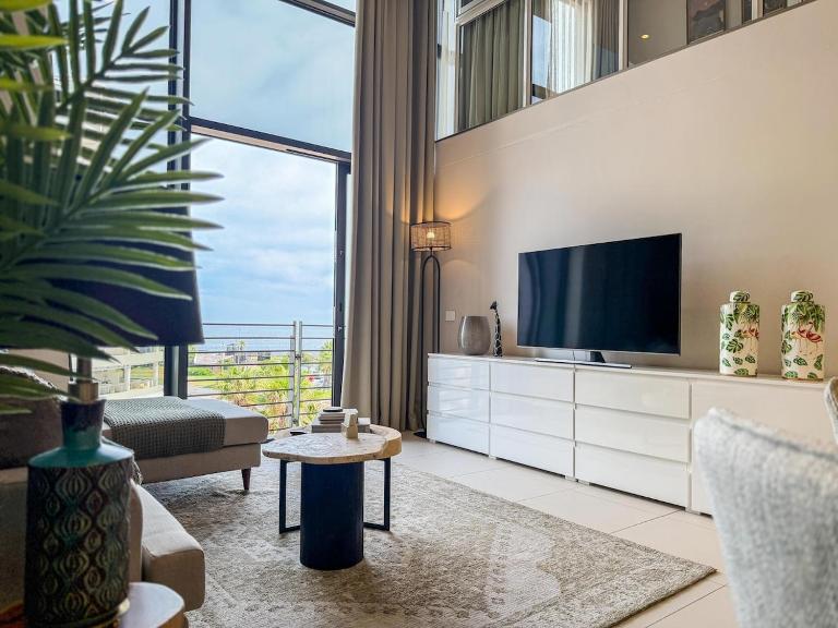 Executive Duplex Near Waterfront & Promenade - Bed and Breakfast Kaapstad