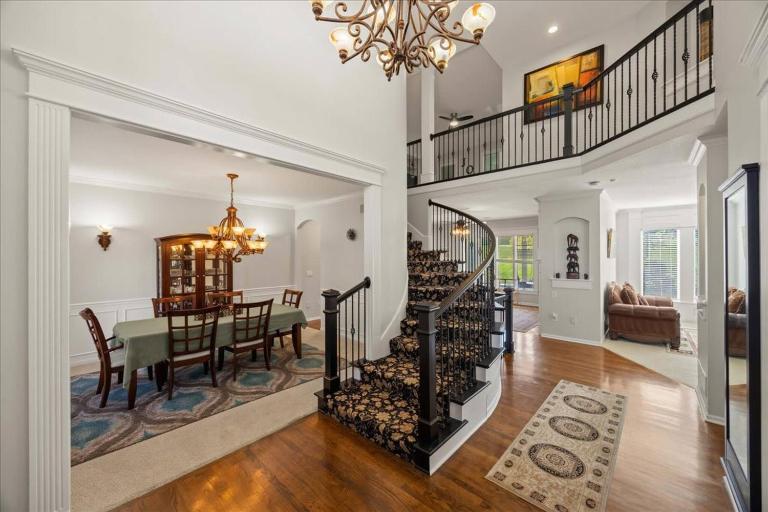 Stunning private villa pond theater - B&B Overland Park