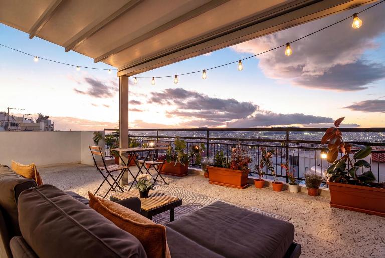Athenian Sky Retreat - B&B Atenas