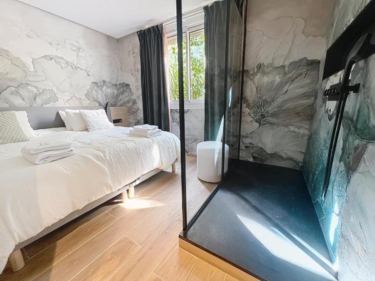 T2 Luxe Canet - 50m plage - Séjour romantique & Love room - Chambres d'hôtes Canet-en-Roussillon