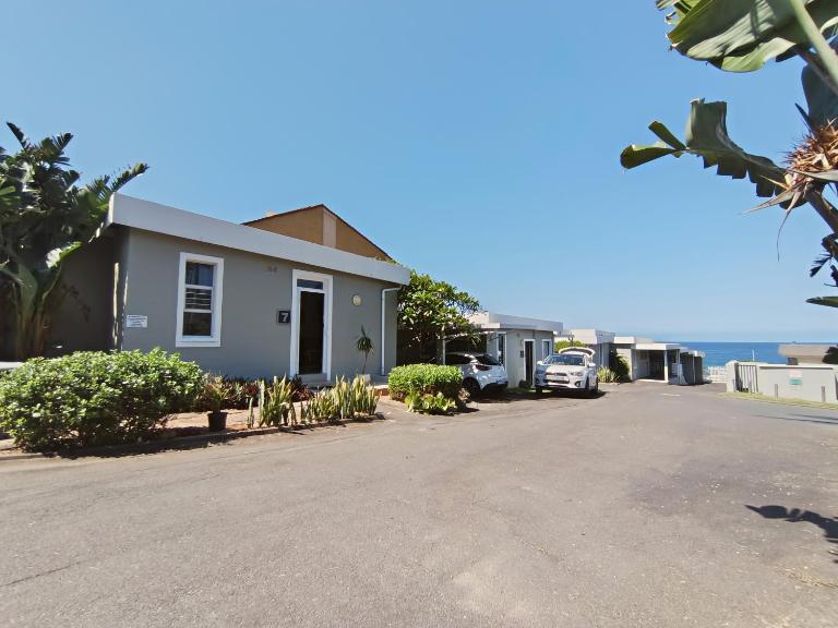 Shoreside Cottage 7 Coral Cove - B&B Ballito