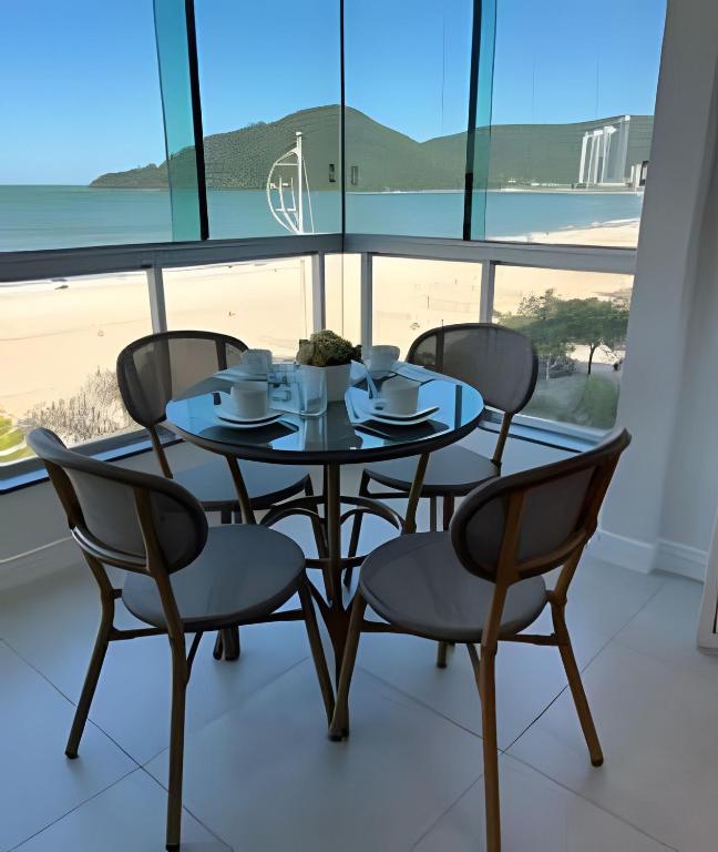 Apartamento de Frente para o Mar – Av. Atlântica - Chambres d'hôtes Balneário Camboriú
