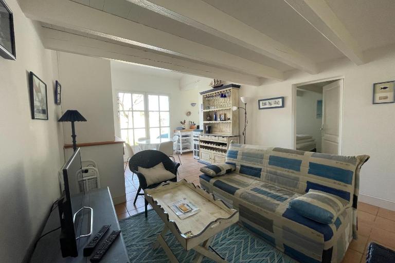75m near the beach with garden and terrace - B&B La Flotte