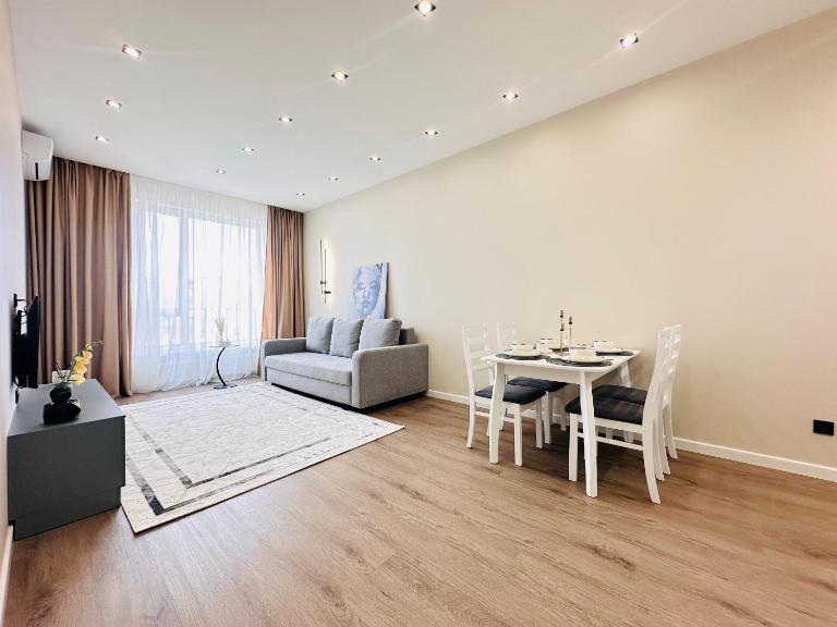 ЖК Эстет - современная 2-комнатная квартира рядом с ТРЦ MEGA - Ferienwohnung Almaty