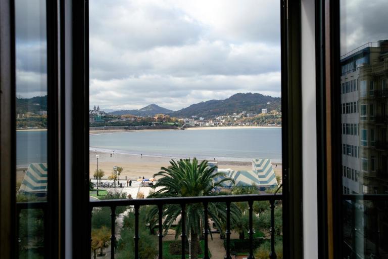 Alderdi Eder by People Rentals - B&B San Sebastián