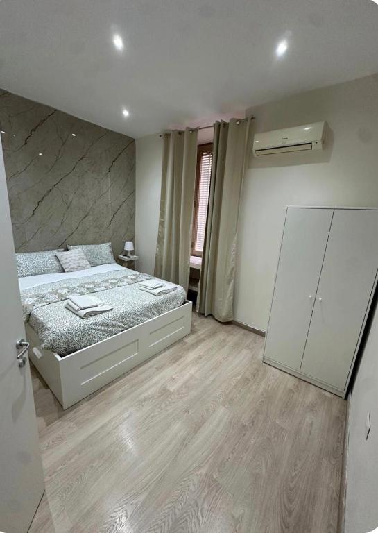 House Vittoria - B&B Napoli