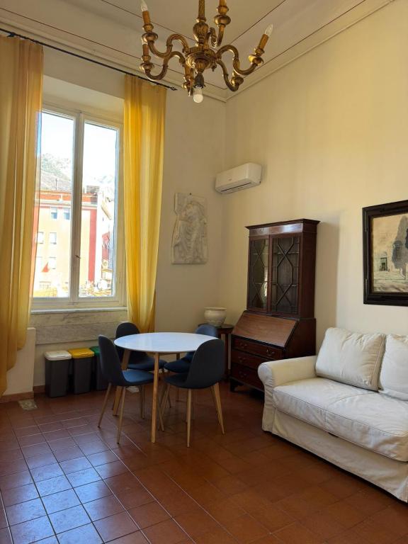 Ferrando Apartments Camillo's House - Chambres d'hôtes Carrare