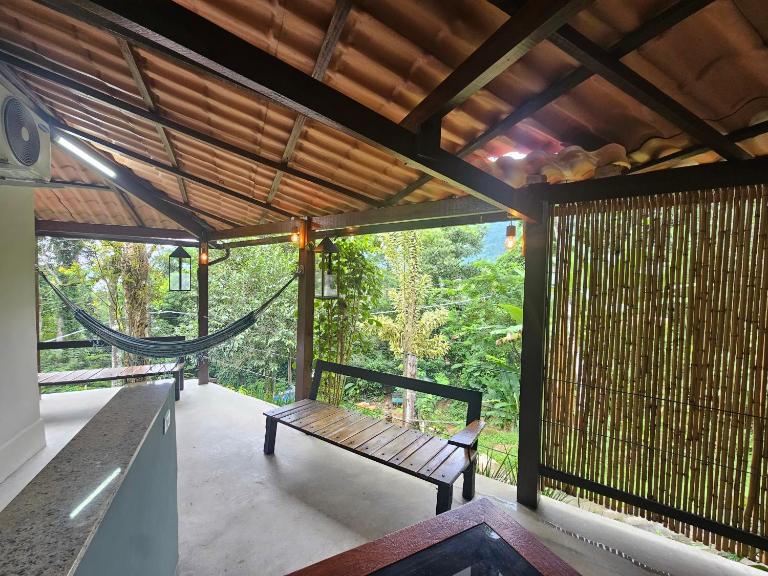Green Area House - B&B Vila do Abraao