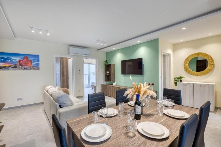 NEW! - Spacious 3 Bedroom apartment with garage in Mgarr by SF HOMES - Ferienwohnung Imgarr
