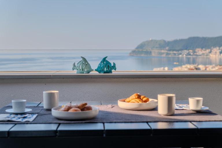 Skyline Alassio - Penthouse with sea view & 2 parking spaces - B&B Alassio