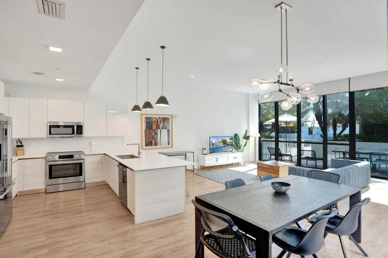 17WEST Spacious 3BR Apartment with Balcony -516 - Ferienwohnung Miami Beach