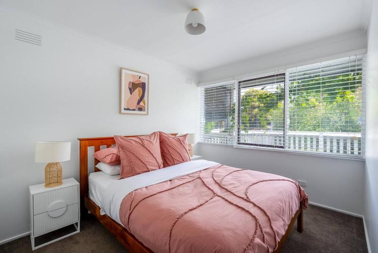 550m to Beach, SPA and Large Backyard , Sleep 9 - Ferienwohnung Ocean Grove