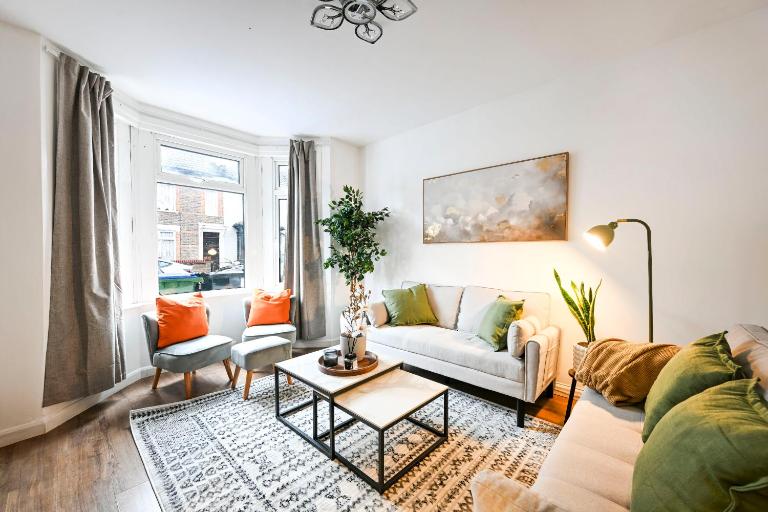 Spacious 4bed Sleeps8 Free Parking Watford town Centre - Ferienwohnung Watford