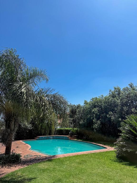Out of The Blue - Guest Cottage - B&B Roodepoort