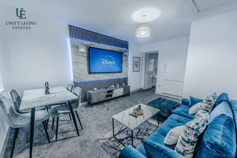 The Royal Suite 1BR Apartment Near Etihad Stadium & Coop Live - B&B Mánchester