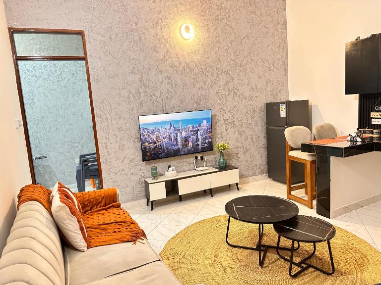 Easyhomes prime apartment - Ferienwohnung Daressalam