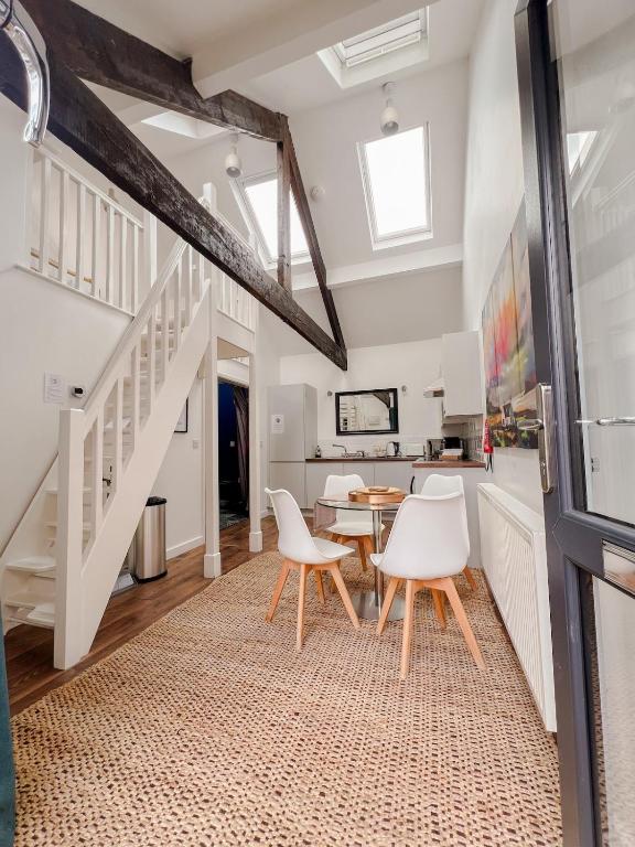 Stylish Loft in Stockport - Free Parking - 10 min to Manchester - Flat 1 - B&B Stockport