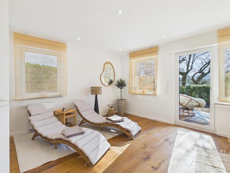 Boho Haus Sorpesee Ferienhaus direkt am See mit privater Sauna & Garten - B&B Sundern