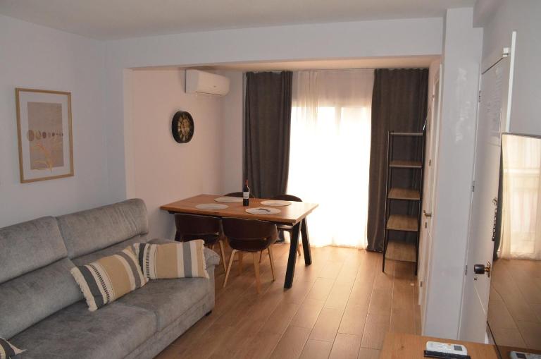 Low Tide Retreat Cozy N Central - B&B Benidorm