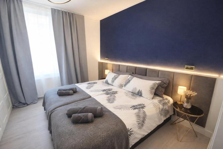 Modern 2BR Apartment Free Parking Sleeps 6 - Ferienwohnung Falkirk