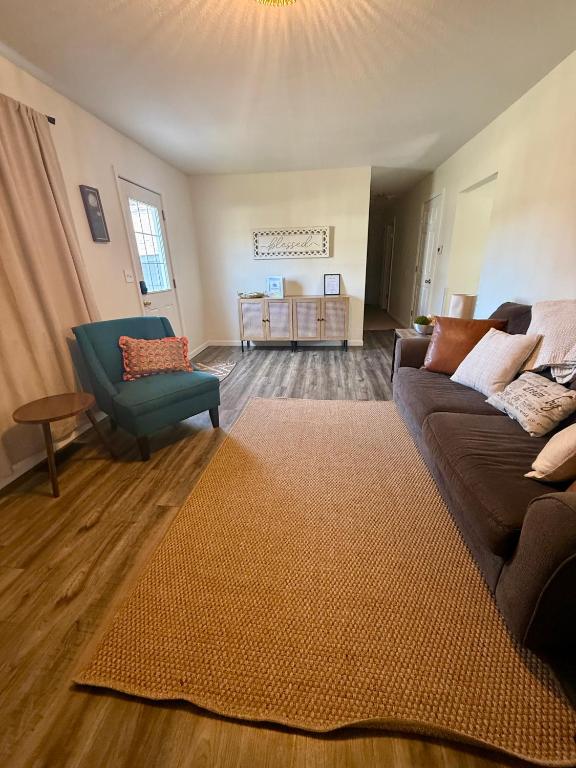 Little Blue - B&B Van Buren