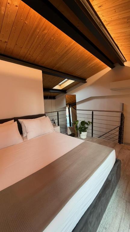 Il Cavedio Bright Design Loft Near Station & Fair - Chambres d'hôtes Bologne