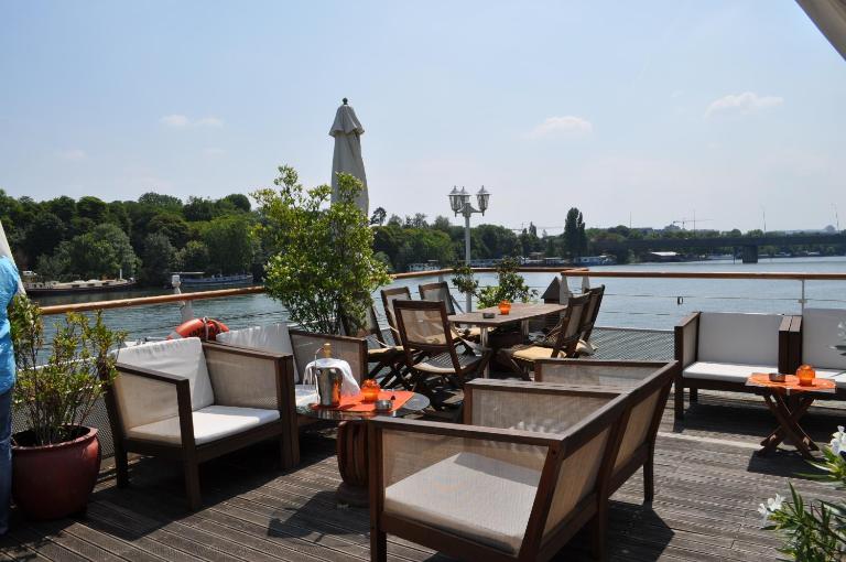 EXIGEHOME-Large houseboat with rooftop and spa near Paris - B&B Saint-Cloud