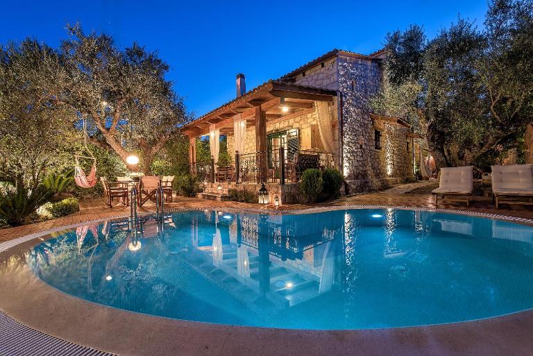Anassa Villa - Bed and Breakfast Mouzáki