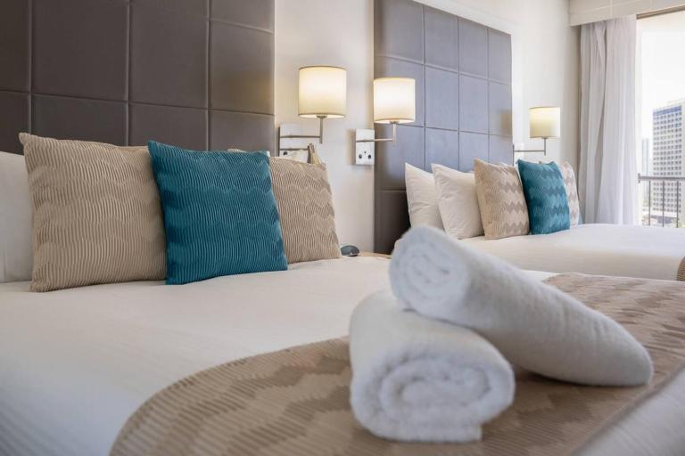 Ocean View Studio • Steps to Beach • Sleeps 4 - B&B Gold Coast