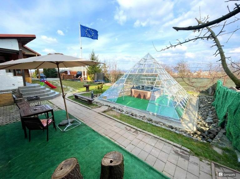 Modern Cabin with Jacuzzy - Piramida - B&B Sighetu Marmaţiei