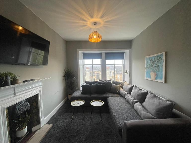 The West Nest For Six - Pass the Keys - B&B Glasgow