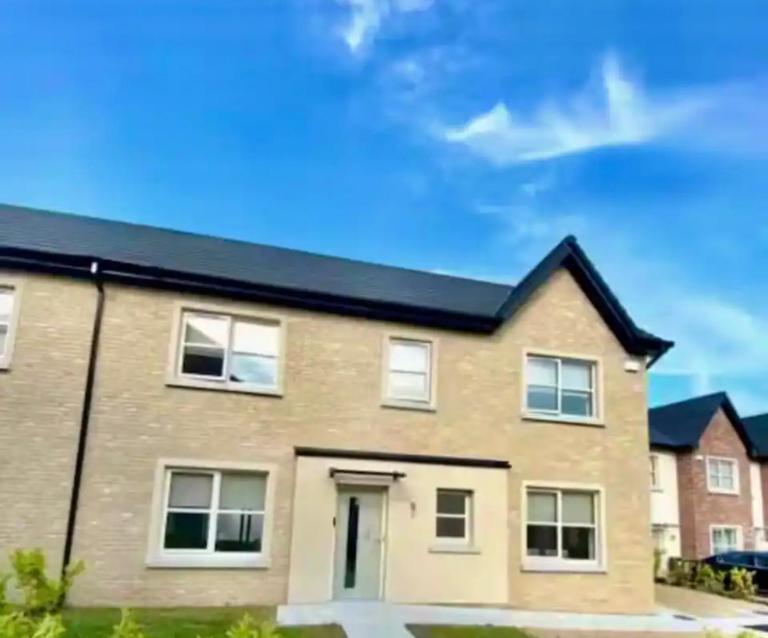 Luxury Home Newbridge - Sleeps 6 - B&B Droichead Nua
