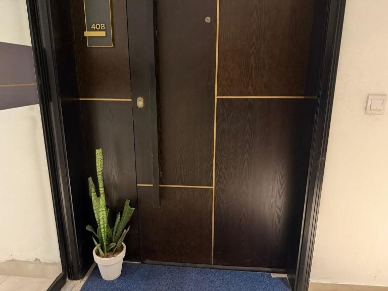 Gulberg Zameen aurum one bed - B&B Lahore