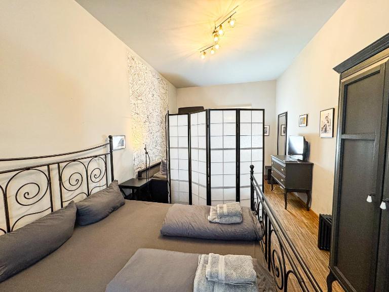 Nap Club - stylish & quiet base in vibrant Kiez - B&B Berlín