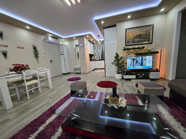 Home Sweet Home - B&B Lushnjë