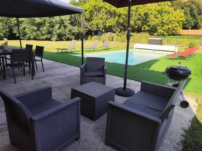 Maison de vacances avec piscine - Chambres d'hôtes Soustons