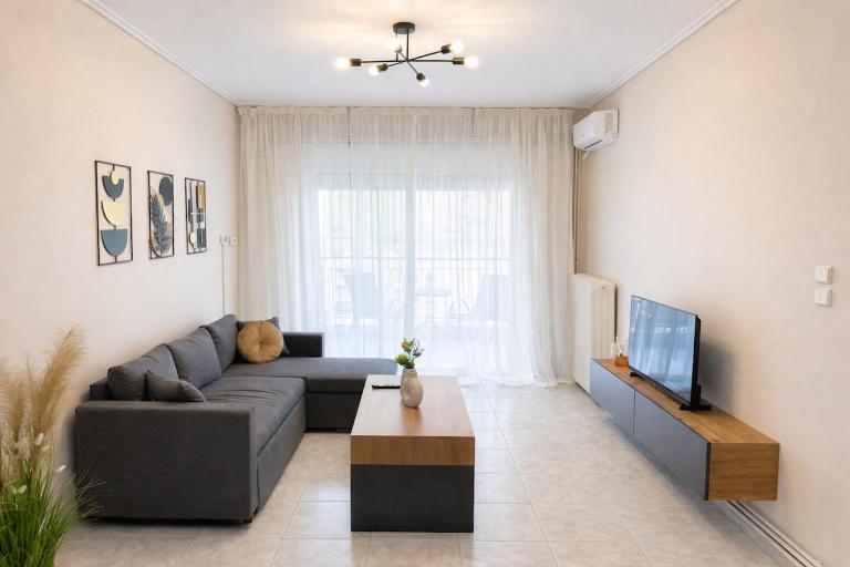 Apartment with Free Parking in the Building - Bed and Breakfast Lárisa