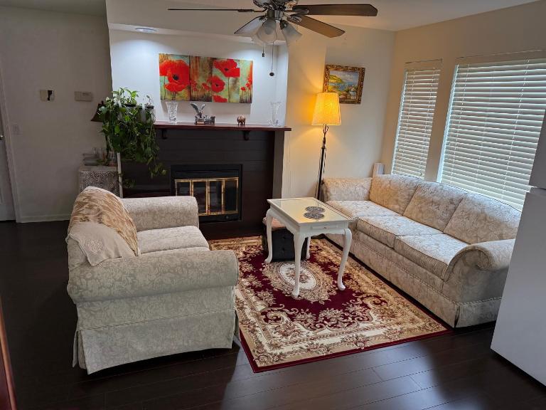 As You Wish Suites & Rooms Near YVR with Parking - Ferienwohnung Richmond
