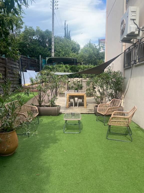 Appartement jardin - B&B Le Cannet