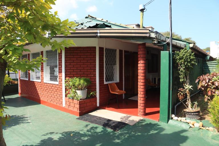 Forbesies A HOME AWAY FROM HOME - B&B Kalubowila East