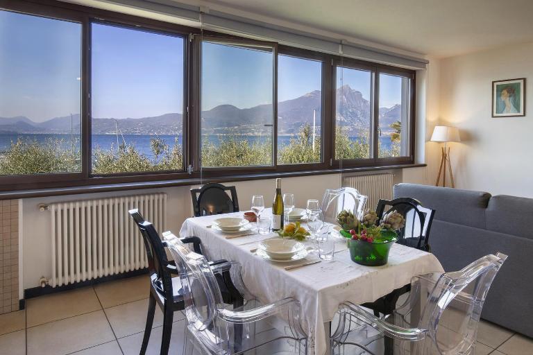 Casa Al Lago With Pool - Ferienwohnung Torri del Benaco