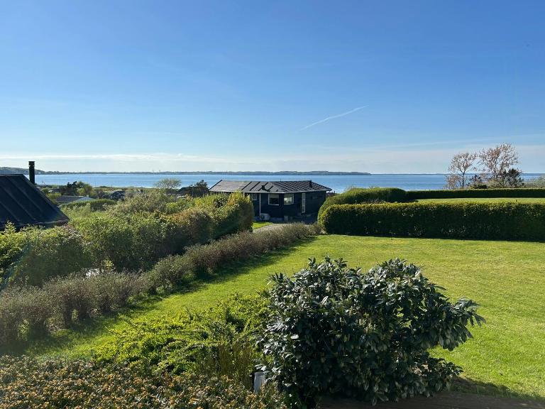 70S Holiday Home With Views Over The Sea - B&B Brenderup