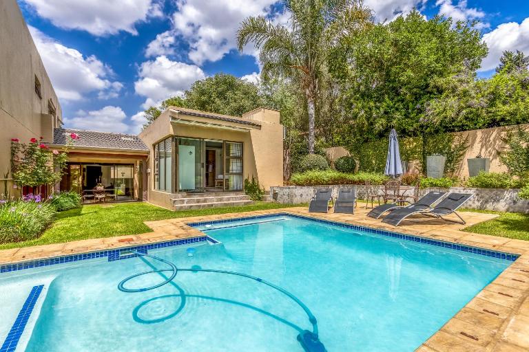 Fleur de Lis Boutique Accommodation - B&B Krugersdorp