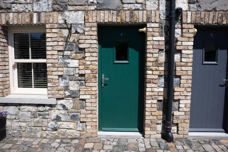 Alensgrove Cottages #4 - Two-Bedroom Cottage - Bed and Breakfast Leixlip