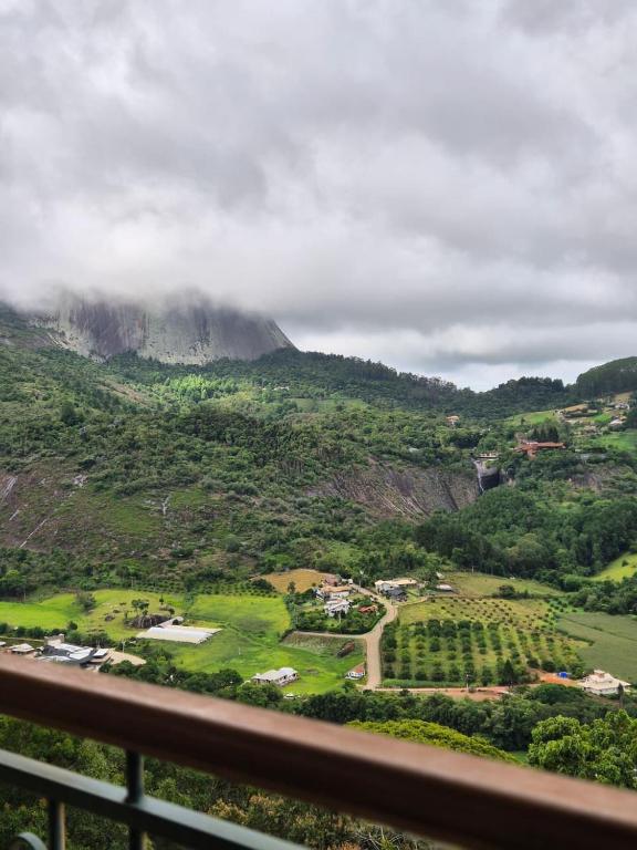 Vista Azul - Apartamento com cozinha vista para a Pedra Azul - B&B Pedra Azul