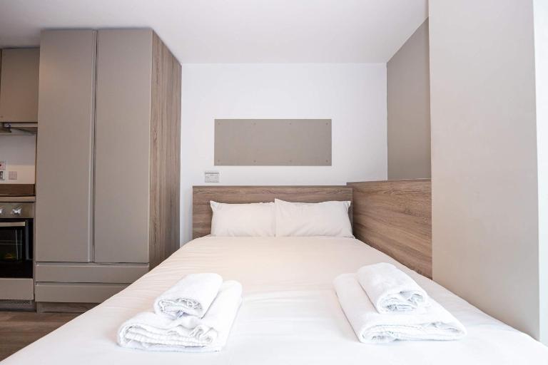 Studios for One Near Coventry Station - Chambres d'hôtes Coventry