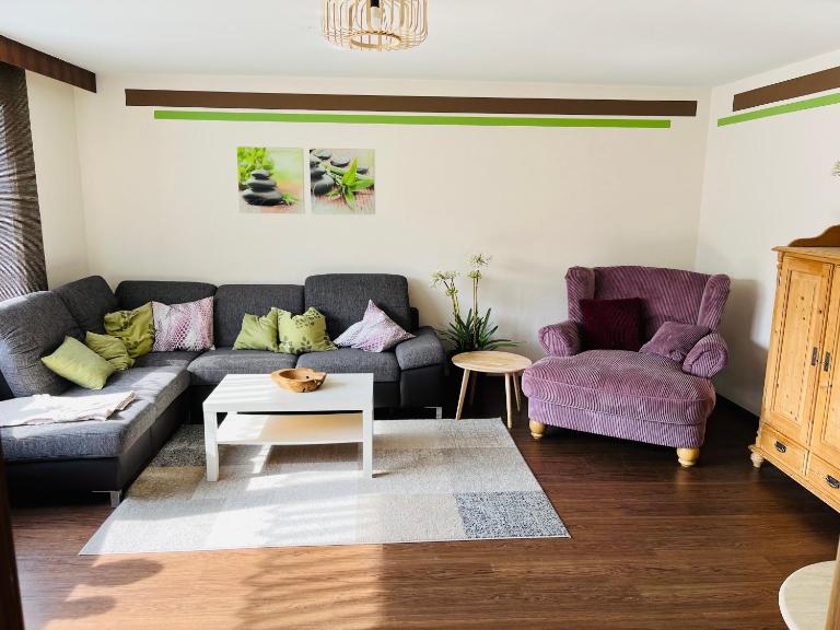 Auszeit im Grünen, ideal für Ausflüge ins Legoland, Allgäu oder Skylinepark - Ferienwohnung Waltenhausen