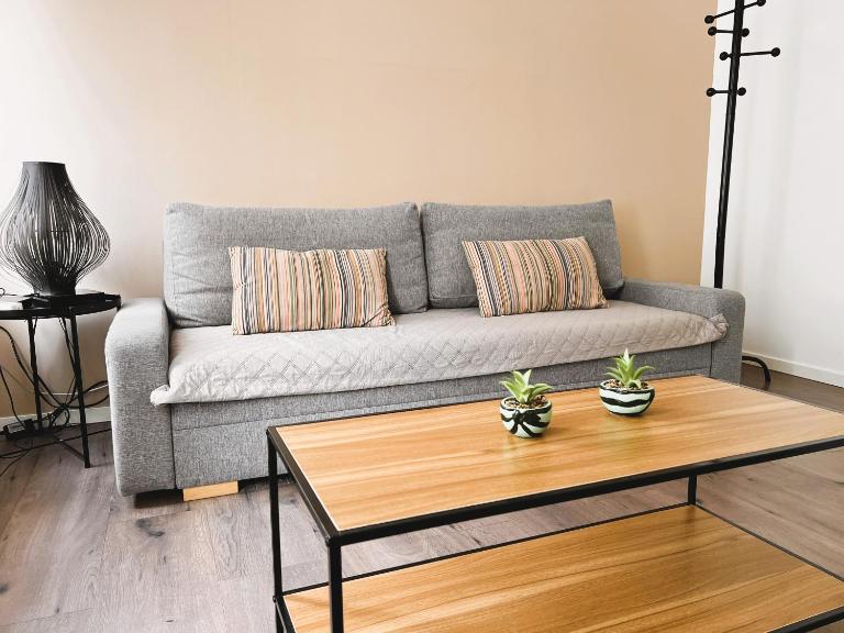 RM-2 - Joli 2 pièces tout équipé au 2ème étage pour 1-4 pers - Bed and Breakfast Mulhouse