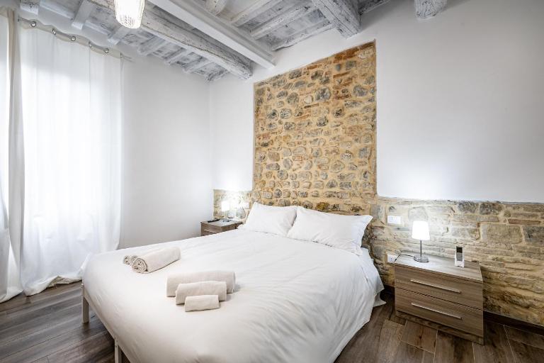 YD quiet 2BR apartment with private garden - B&B Florence